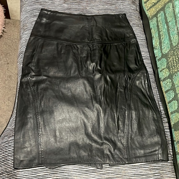 Winlet leather skirt. Black. Size 7/8 - Picture 1 of 6